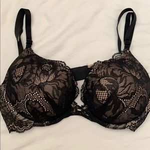 32 D “Fabulous” Victoria’s Secret bra
